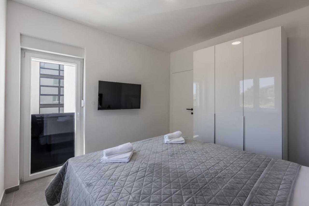 Carpe Diem Luxury Apartments Rogoznica  Exterior photo