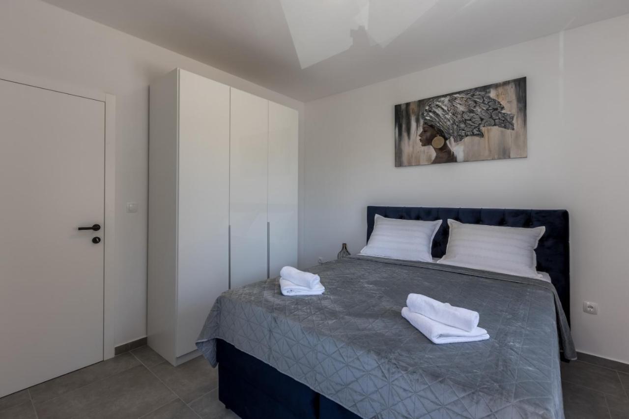 Carpe Diem Luxury Apartments Rogoznica  Exterior photo
